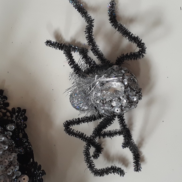 Super fancy spider lady mask! 🍎 - Picture 4 of 4